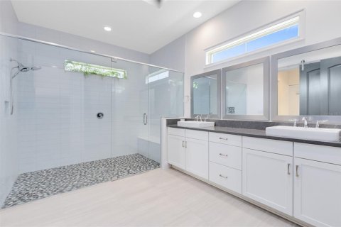 House in Orlando, Florida 4 bedrooms, 351.54 sq.m. № 1873743 - photo 17
