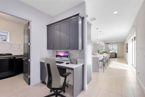House in Orlando, Florida 4 bedrooms, 351.54 sq.m. № 1873743 - photo 14