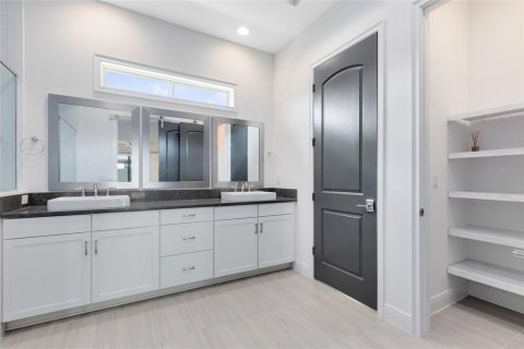 House in Orlando, Florida 4 bedrooms, 351.54 sq.m. № 1873743 - photo 18