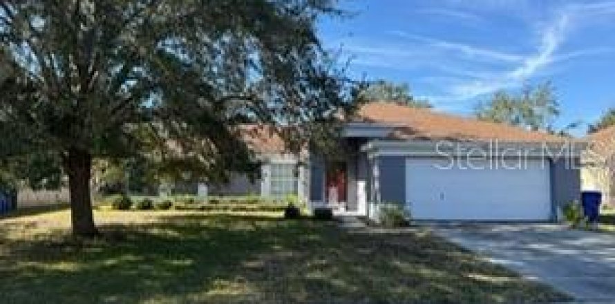 House in Deltona, Florida 3 bedrooms, 144.74 sq.m. № 1797395