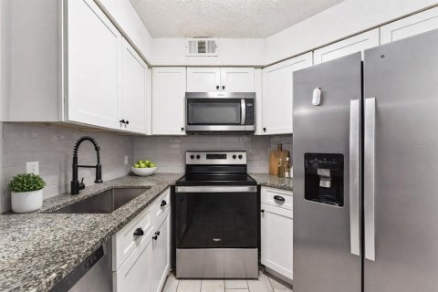 Condominio en venta en Orlando, Florida, 2 dormitorios, 76.18 m2 № 2151263 - foto 10