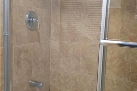 Townhouse in Palm Springs, Florida 2 bedrooms, 114.46 sq.m. № 2273523 - photo 15
