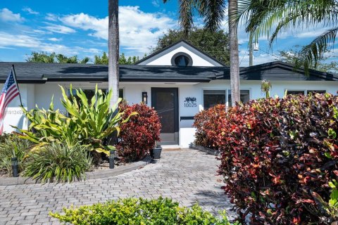 Casa en venta en Miami, Florida, 4 dormitorios, 164.9 m2 № 1969223 - foto 1