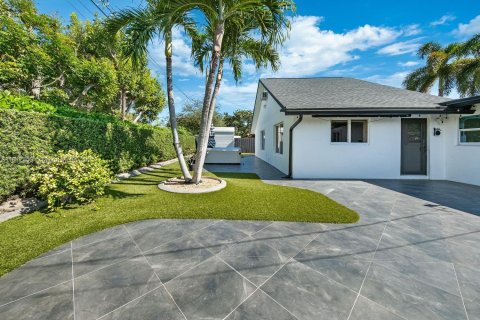 Casa en venta en Miami, Florida, 4 dormitorios, 164.9 m2 № 1969223 - foto 26