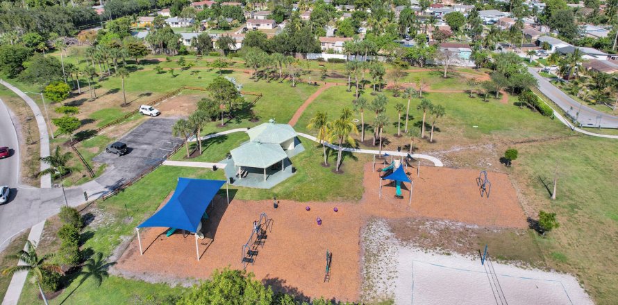 Villa ou maison à Deerfield Beach, Floride 4 chambres, 130.43 m2 № 1217347