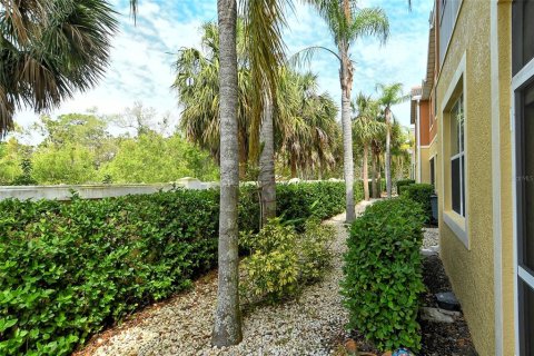 Condo in Sarasota, Florida, 3 bedrooms  № 1578519 - photo 8