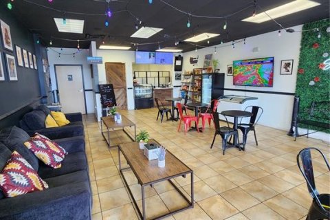 Commercial property in Apopka, Florida № 1810749 - photo 4