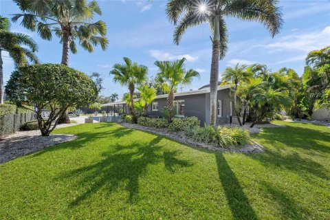 House in Sarasota, Florida 3 bedrooms, 148.18 sq.m. № 2148456 - photo 9