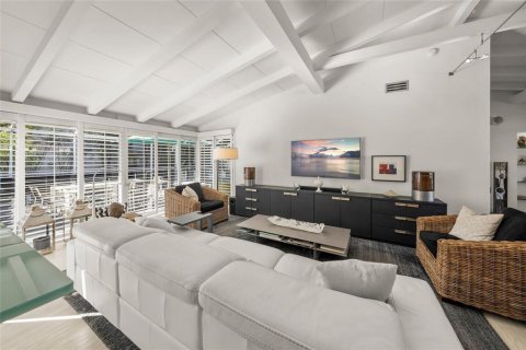 House in Sarasota, Florida 3 bedrooms, 148.18 sq.m. № 2148456 - photo 21