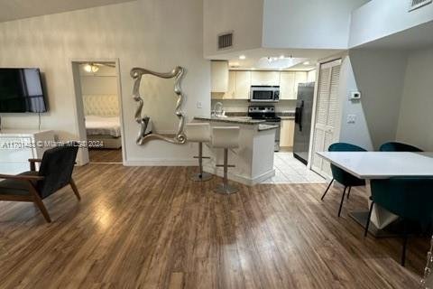 Apartamento en alquiler en Fort Lauderdale, Florida, 2 dormitorios, 97.92 m2 № 1693893 - foto 2