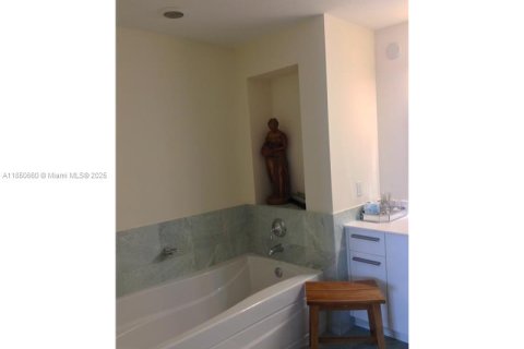 Copropriété à louer à Miami, Floride: 2 chambres, 127.09 m2 № 1856876 - photo 5