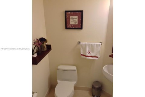 Copropriété à louer à Miami, Floride: 2 chambres, 127.09 m2 № 1856876 - photo 16