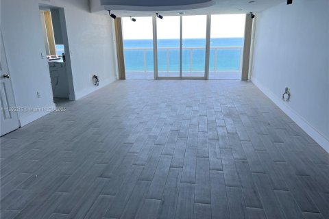 Condominio en alquiler en Miami Beach, Florida, 2 dormitorios, 130.06 m2 № 1927442 - foto 9