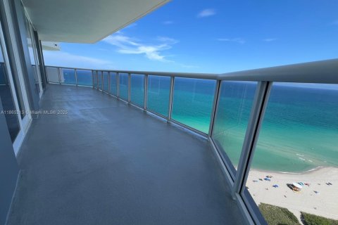 Condominio en alquiler en Miami Beach, Florida, 2 dormitorios, 130.06 m2 № 1927442 - foto 7