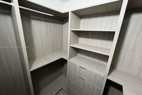 Condominio en alquiler en Miami Beach, Florida, 2 dormitorios, 130.06 m2 № 1927442 - foto 27