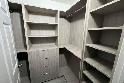 Condominio en alquiler en Miami Beach, Florida, 2 dormitorios, 130.06 m2 № 1927442 - foto 26
