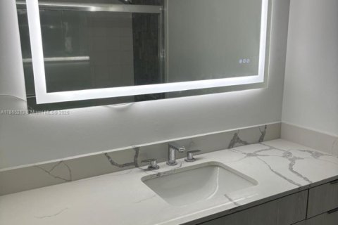Condominio en alquiler en Miami Beach, Florida, 2 dormitorios, 130.06 m2 № 1927442 - foto 20