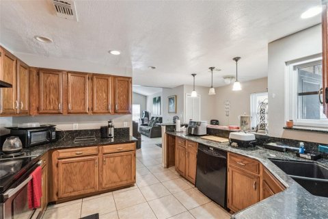 House in Orlando, Florida 3 bedrooms, 192.87 sq.m. № 2166298 - photo 13