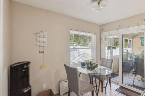 House in Orlando, Florida 3 bedrooms, 192.87 sq.m. № 2166298 - photo 12