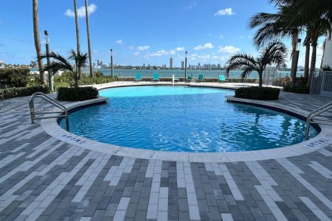 Купить кондоминиум в Норт-Бей-Виллидж, Флорида 1 спальня, 76.64м2, № 2003504 - фото 2