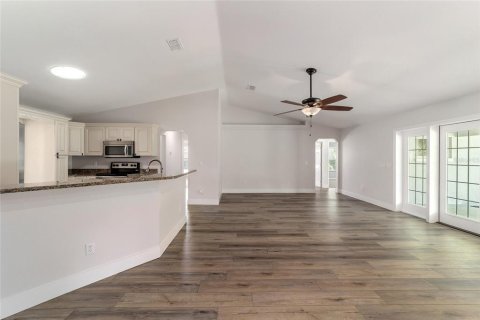 Villa ou maison à vendre à Ocala, Floride: 4 chambres, 194.17 m2 № 2142641 - photo 9
