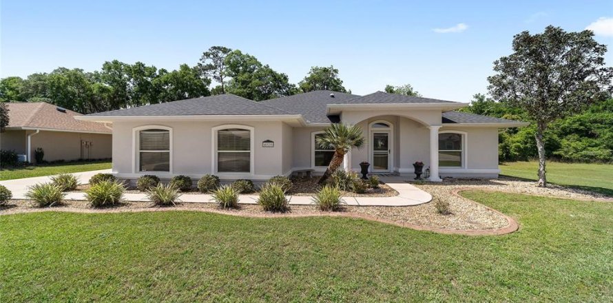 Villa ou maison à Ocala, Floride 4 chambres, 194.17 m2 № 2142641