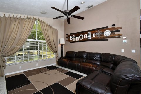 House in Lehigh Acres, Florida 4 bedrooms № 1772483 - photo 29