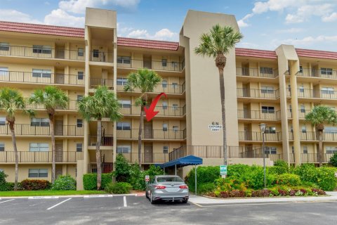 Condo in Lake Worth, Florida, 2 bedrooms № 2181925
