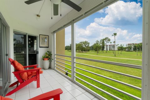 Condo in Lake Worth, Florida, 2 bedrooms № 2181925 - photo 23