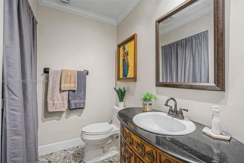 House in Palmetto Bay, Florida 4 bedrooms, 282.33 sq.m. № 2391910 - photo 27