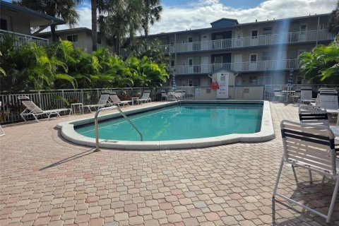 Condominio en venta en Pompano Beach, Florida, 2 dormitorios, 102.19 m2 № 2182090 - foto 18