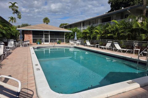 Condominio en venta en Pompano Beach, Florida, 2 dormitorios, 102.19 m2 № 2182090 - foto 17