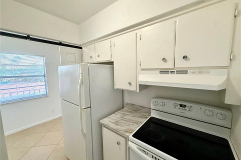 Apartment in Fort Lauderdale, Florida 1 bedroom, 92.9 sq.m. № 2003841 - photo 7