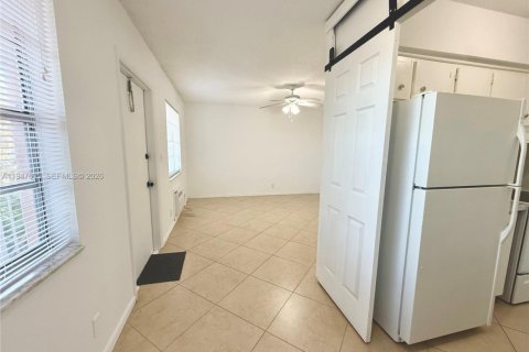 Apartment in Fort Lauderdale, Florida 1 bedroom, 92.9 sq.m. № 2003841 - photo 10