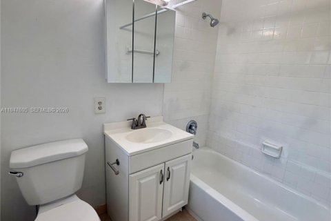 Apartment in Fort Lauderdale, Florida 1 bedroom, 92.9 sq.m. № 2003841 - photo 17