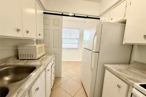 Apartment in Fort Lauderdale, Florida 1 bedroom, 92.9 sq.m. № 2003841 - photo 6