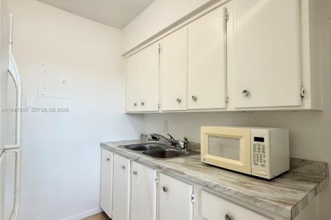 Apartment in Fort Lauderdale, Florida 1 bedroom, 92.9 sq.m. № 2003841 - photo 8