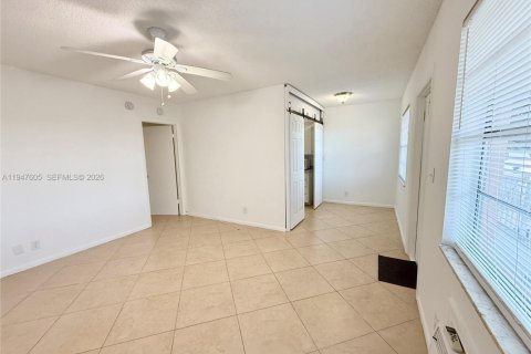 Apartment in Fort Lauderdale, Florida 1 bedroom, 92.9 sq.m. № 2003841 - photo 4