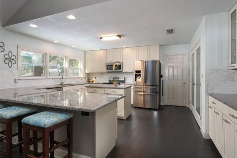 House in Gainesville, Florida 4 bedrooms, 237.74 sq.m. № 1537644 - photo 11