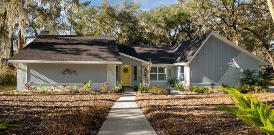 House in Gainesville, Florida 4 bedrooms, 237.74 sq.m. № 1537644