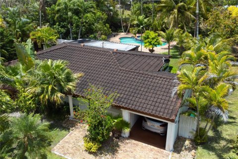 House in Miami, Florida 3 bedrooms, 106.84 sq.m. № 1726688 - photo 2