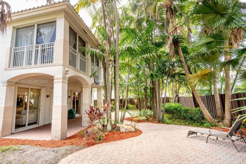 House in Doral, Florida 5 bedrooms, 296.92 sq.m. № 2066422 - photo 29