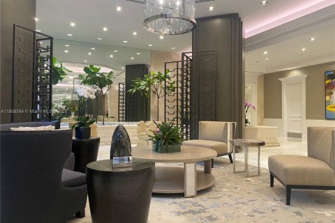 Condo in Aventura, Florida, 2 bedrooms  № 2018156 - photo 4