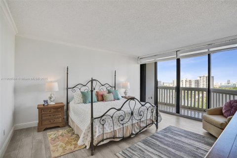 Condo in Aventura, Florida, 2 bedrooms  № 2018156 - photo 16