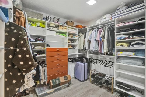 Condo in Aventura, Florida, 2 bedrooms  № 2018156 - photo 19