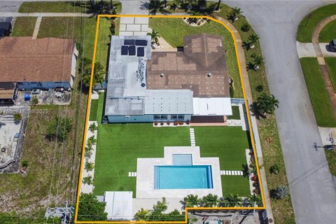 Villa ou maison à vendre à Pembroke Pines, Floride: 3 chambres, 200.2 m2 № 1801170 - photo 16