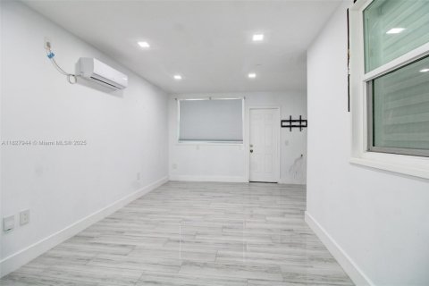 Villa ou maison à vendre à Pembroke Pines, Floride: 3 chambres, 200.2 m2 № 1801170 - photo 23