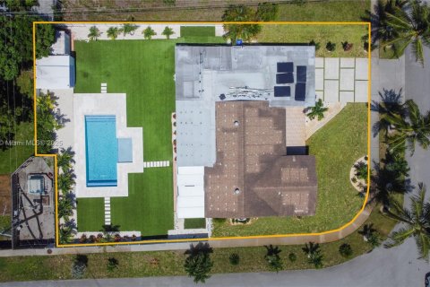 Villa ou maison à vendre à Pembroke Pines, Floride: 3 chambres, 200.2 m2 № 1801170 - photo 15