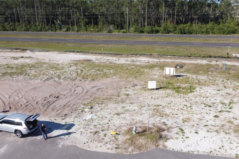 Commercial property in Saint Cloud, Florida № 1957658 - photo 4