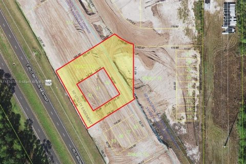 Commercial property in Saint Cloud, Florida № 1957658 - photo 2